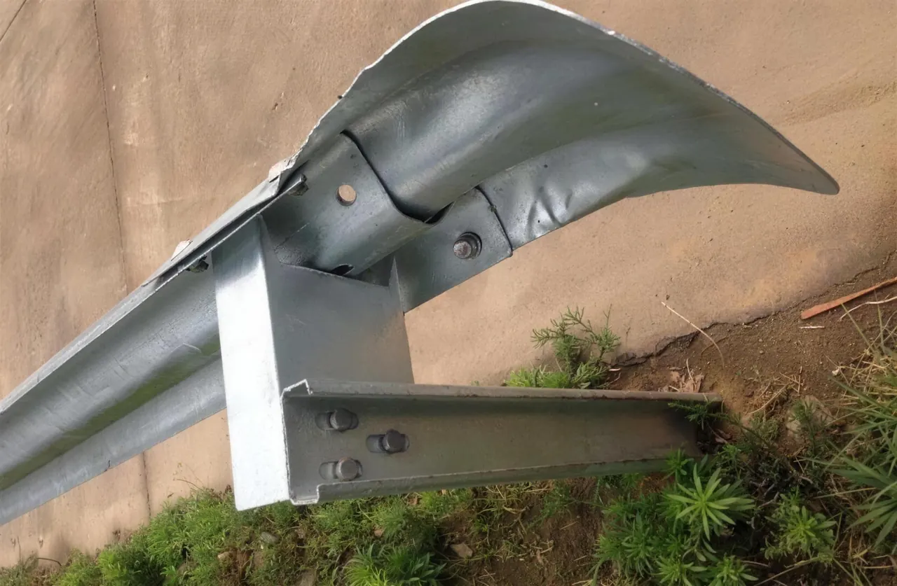 highway guardrail fishtail terminal 1